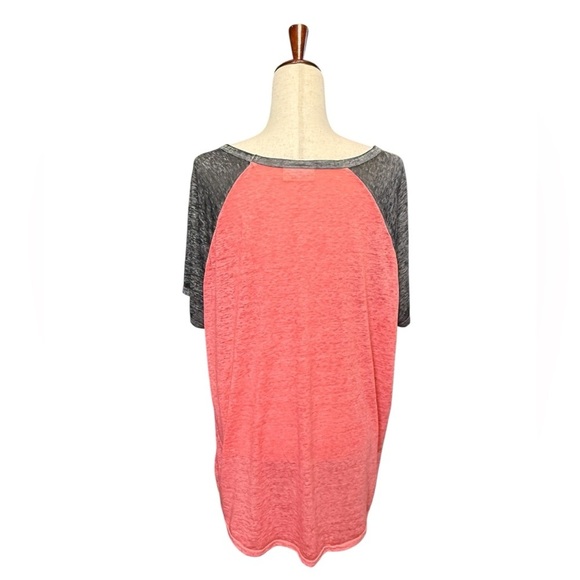 Bobbie Brooks Plus Size Short Sleeve Coral and Gray Raglan Shirt. Size 3X #1504 - Picture 3 of 5